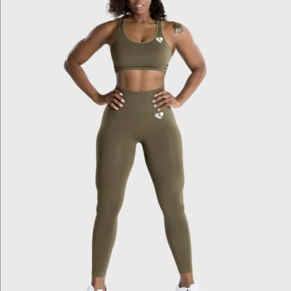 Women’s Best NEW WITH TAG POWER SEAMLESS LEGGINGS KHAKI MED